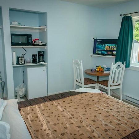 Guest Suite Private Retreat For 2 Guests With Ac - 4 Units Available Abbotsford Exterior photo