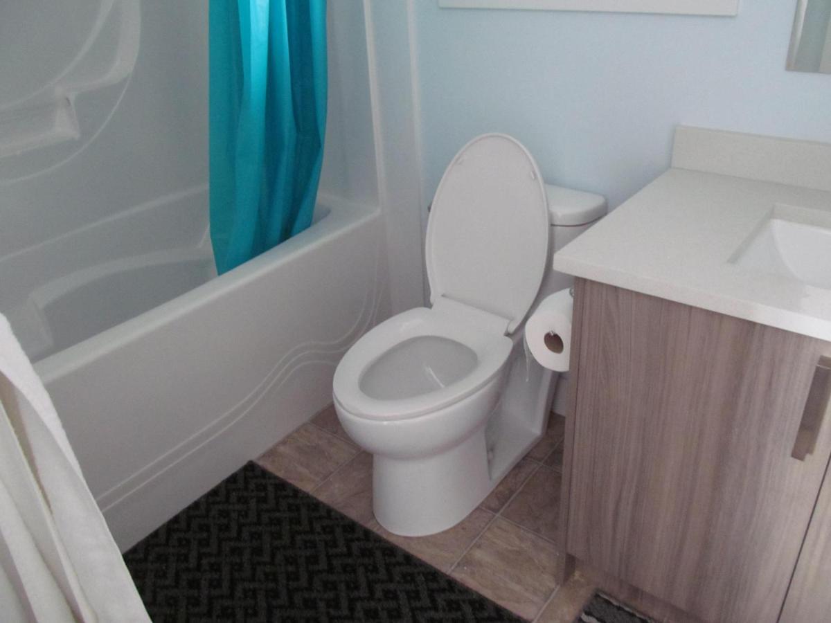 Guest Suite Private Retreat For 2 Guests With Ac - 4 Units Available Abbotsford Exterior photo
