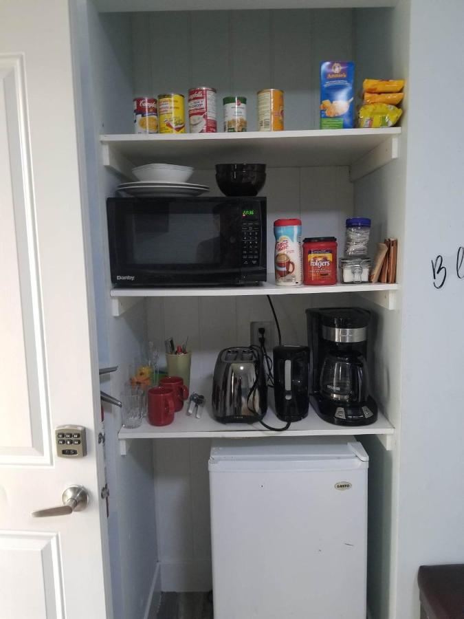Guest Suite Private Retreat For 2 Guests With Ac - 4 Units Available Abbotsford Exterior photo