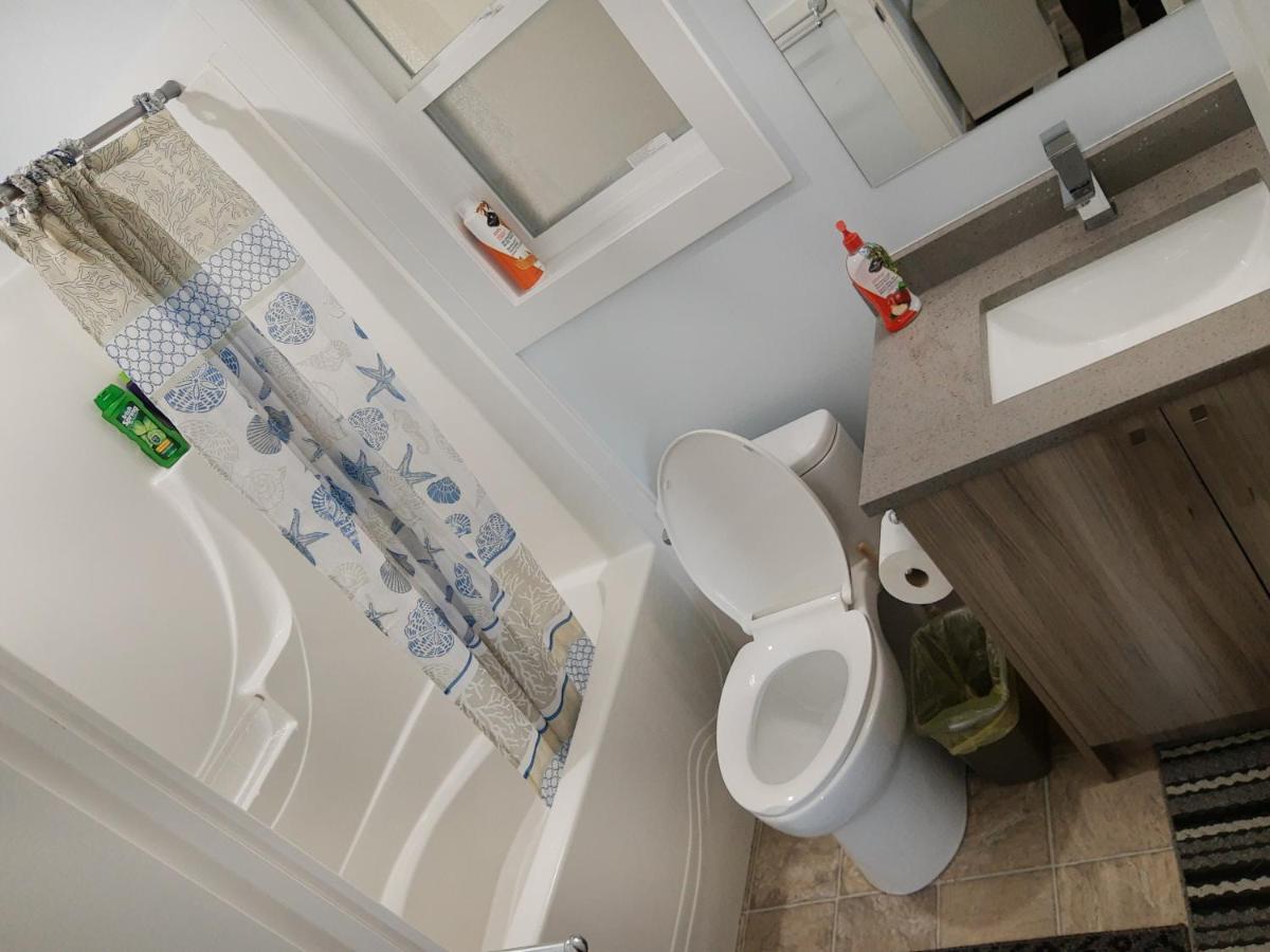 Guest Suite Private Retreat For 2 Guests With Ac - 4 Units Available Abbotsford Exterior photo