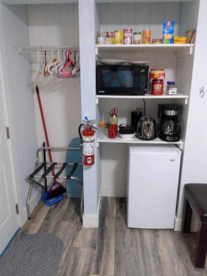 Guest Suite Private Retreat For 2 Guests With Ac - 4 Units Available Abbotsford Exterior photo